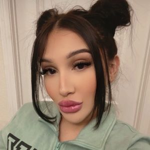 Meet your Posher, Clarissa